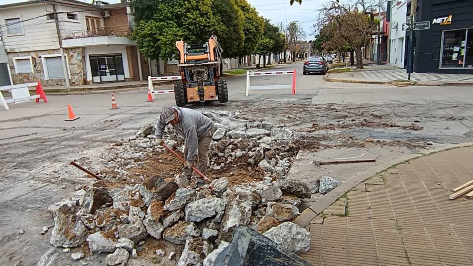 El Municipio lanzó un plan sistemático de recambio de paños de hormigón y bacheo