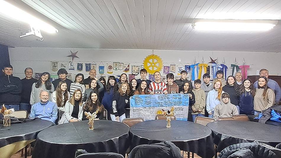 «La gente es lo mejor de acá»: Interact despidió a joven que llegó de intercambio y regresa a Alemania
