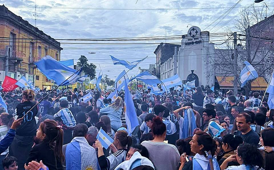 ¡Argentina es finalista de la Copa del Mundo y otra vez hubo festejo en Gálvez!