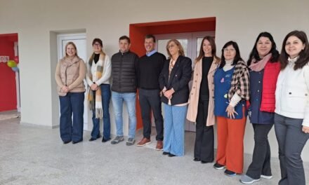 Autoridades provinciales y locales acompañaron el inicio del segundo semestre en las nuevas aulas del Jardín 108