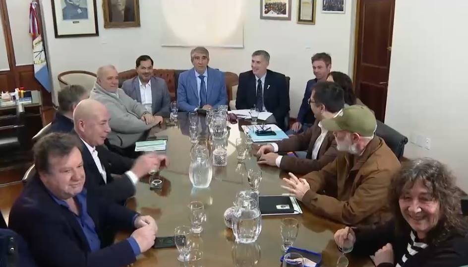Paritarias: provincia y gremios de la administración central acordaron pasar a cuarto intermedio