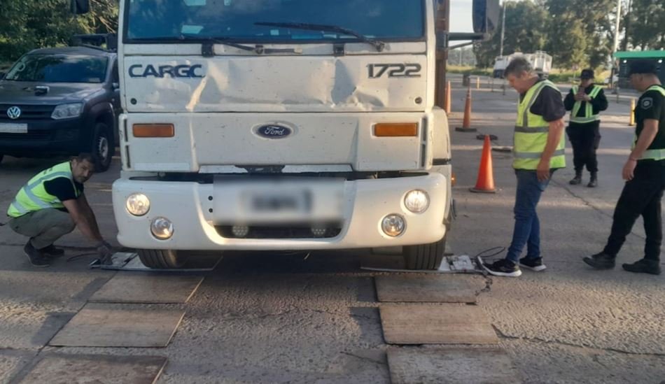 «Santa Fe Pesa»: con más de 10.000 camiones fiscalizados, se detectaron más de 1.600 toneladas de exceso en rutas provinciales