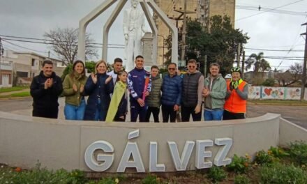 La antorcha de los Juegos Suramericanos pasó por Gálvez y encendió la expectativa de una gran fiesta deportiva