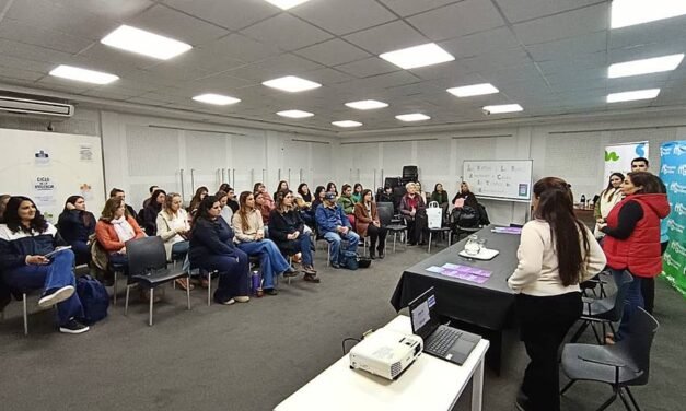 “De lo virtual a lo real”: capacitan sobre riesgos digitales y el cuidado de niños y adolescentes