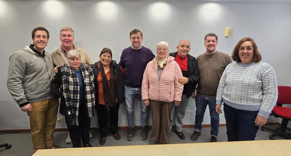 Tres familias de Gálvez avanzaron en la escrituración de sus viviendas después de 49 años de espera