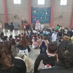 La Escuela N° 877 abrió sus puertas en una exitosa jornada de ciencia, comunidad y trabajo en red