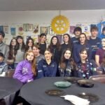 Interact: invitan a reunión virtual para conocer sobre intercambios y preparan obsequio para los niños del Comedor Santa Margarita