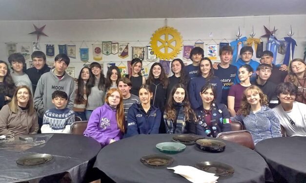 Interact: invitan a reunión virtual para conocer sobre intercambios y preparan obsequio para los niños del Comedor Santa Margarita