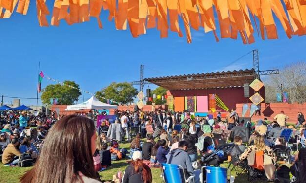 Multitudinaria fiesta en la Iglesia Vieja: el Municipio organizó el «Festival de las Infancias»