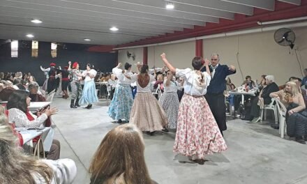 Éxito total en el té a beneficio de Bomberos: ya preparan cena show para septiembre con Popo Giaveno