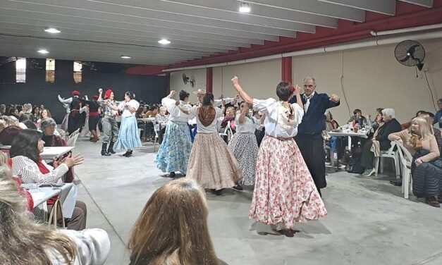 Éxito total en el té a beneficio de Bomberos: ya preparan cena show para septiembre con Popo Giaveno