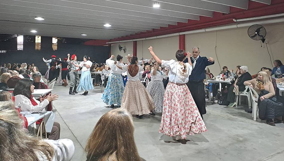 Éxito total en el té a beneficio de Bomberos: ya preparan cena show para septiembre con Popo Giaveno